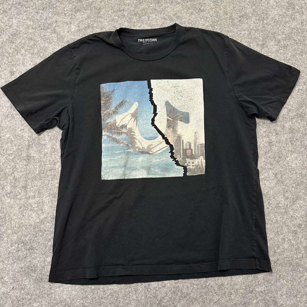 True Religion Graphic T-Shirt Men 2XL Black Split Logo Palm Tree Cityscape Tee